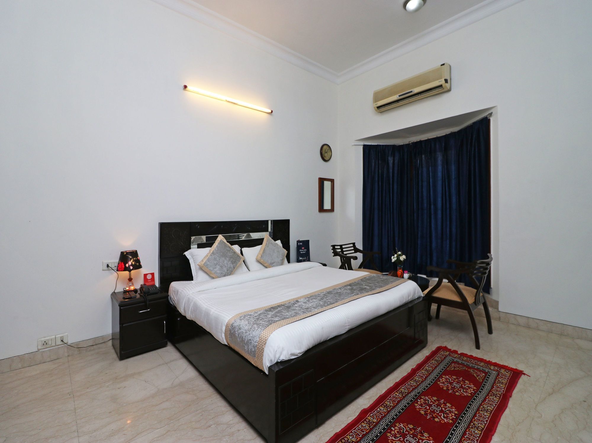 Fabexpress Ashray Hotel Noida Exterior photo
