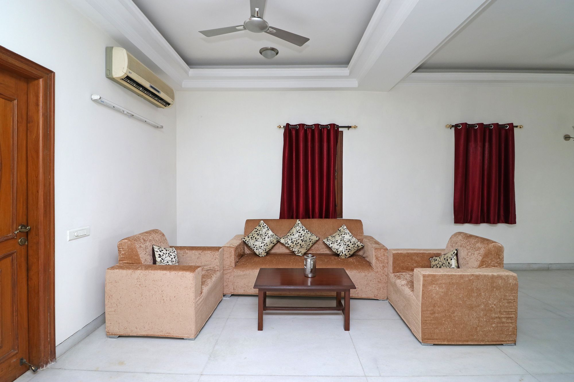 Fabexpress Ashray Hotel Noida Exterior photo
