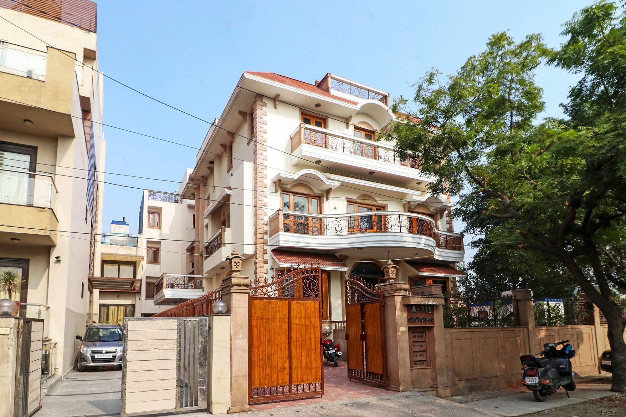 Fabexpress Ashray Hotel Noida Exterior photo